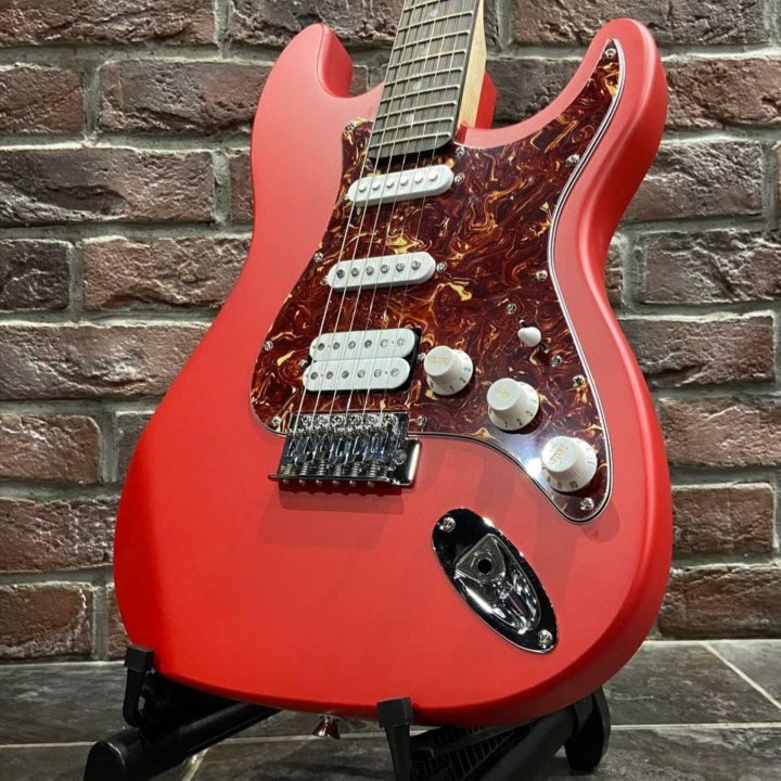 Электрогитара Stratocaster HSS-RD + Чехол