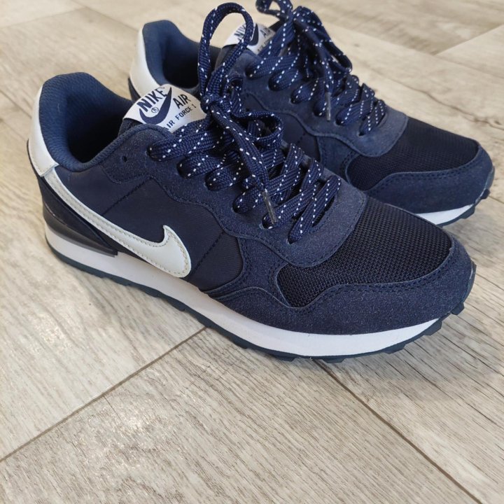 Кроссовки nike