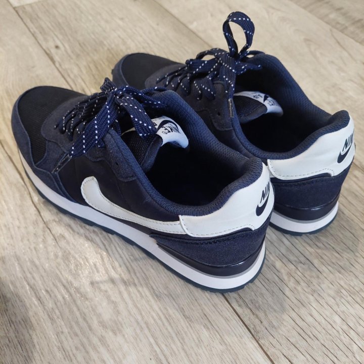 Кроссовки nike