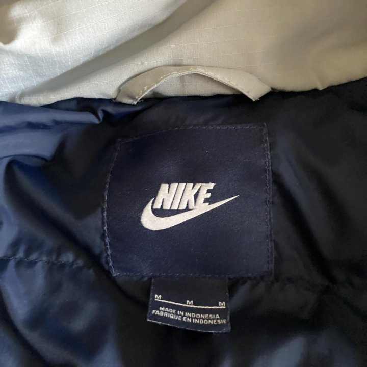 Куртка NIKE, оригинал.