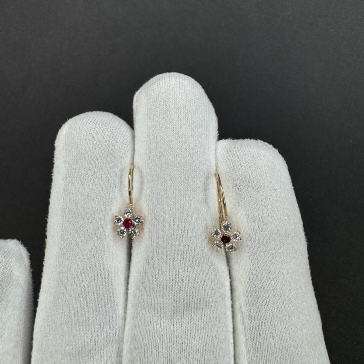 Золотые серьги