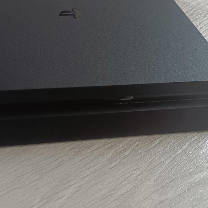 Sony PlayStation 4 slim