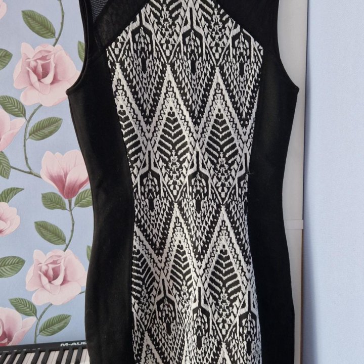 Платья вечерние