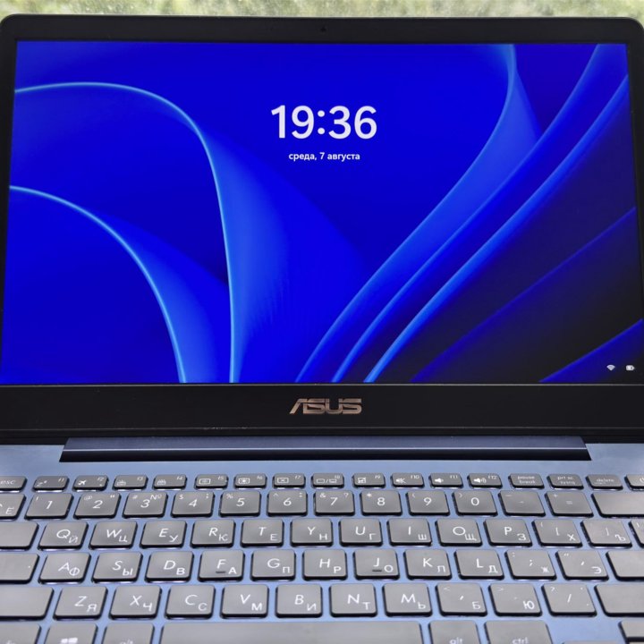 Ноутбук ASUS ZenBook 13 UX331U