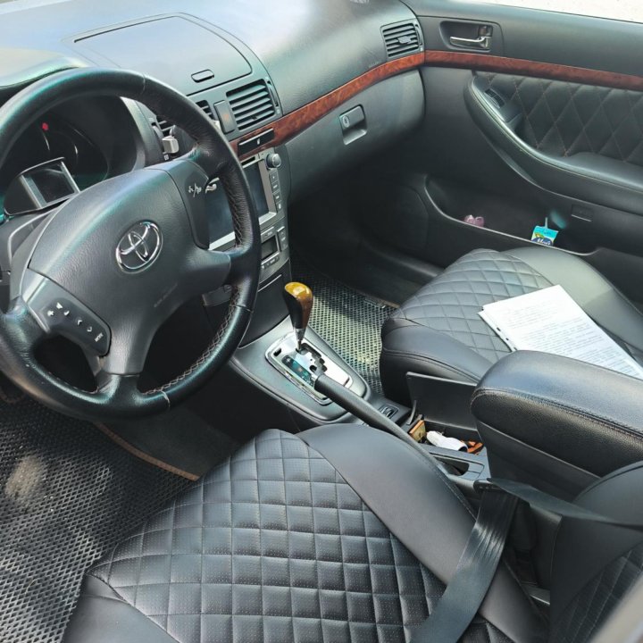 Toyota Avensis, 2004