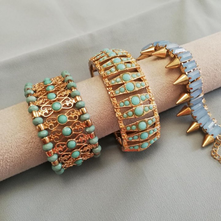 Браслеты новые.