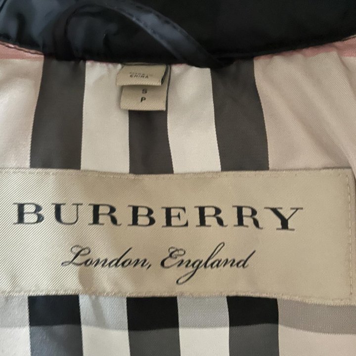 Пуховик женский Burberry