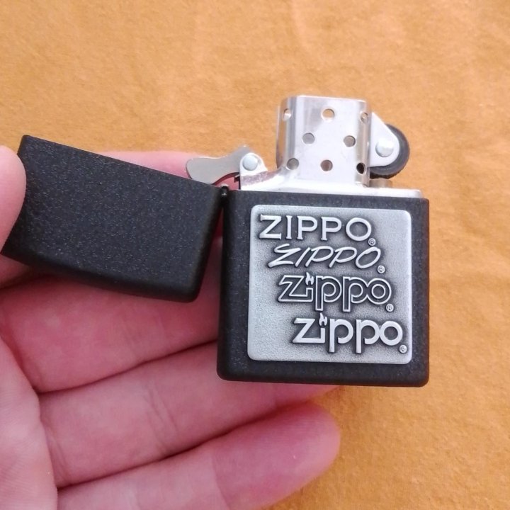 Зажигалка бензиновая Zippo