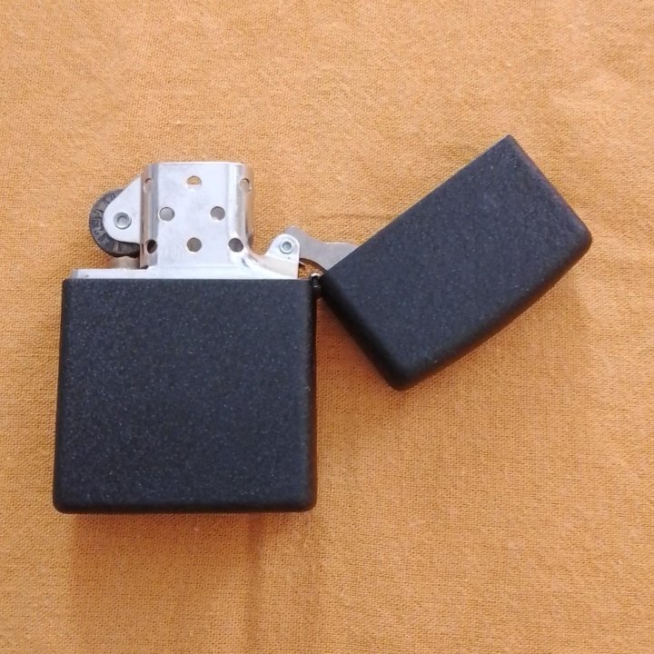 Зажигалка бензиновая Zippo