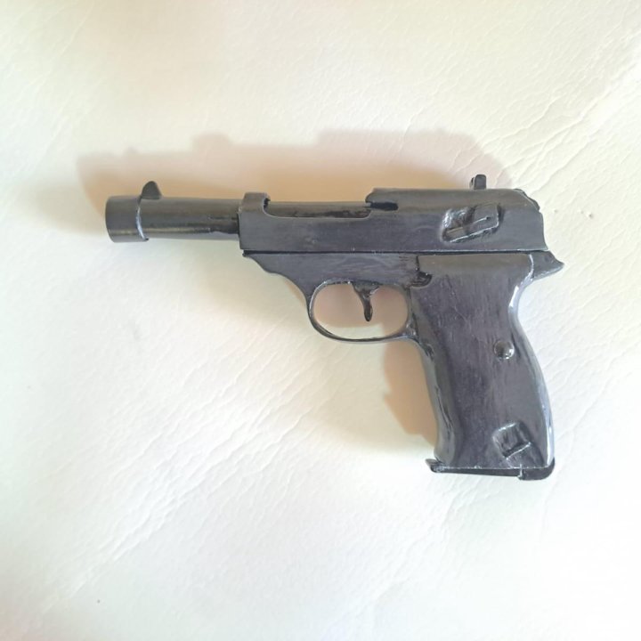 Деревянная игрушка Walther P38