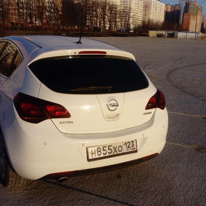 Opel Astra, 2010