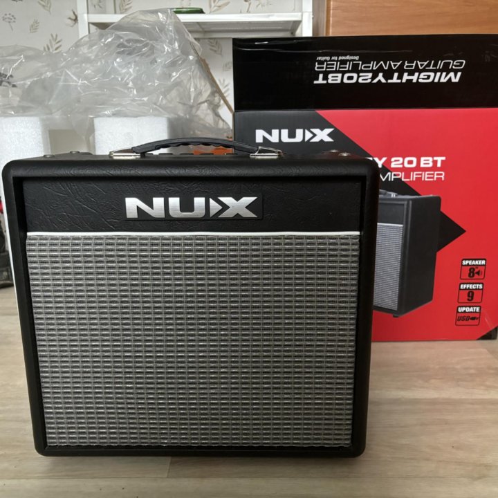 Гитарный комбоусилитель NUX Mighty 20Bt