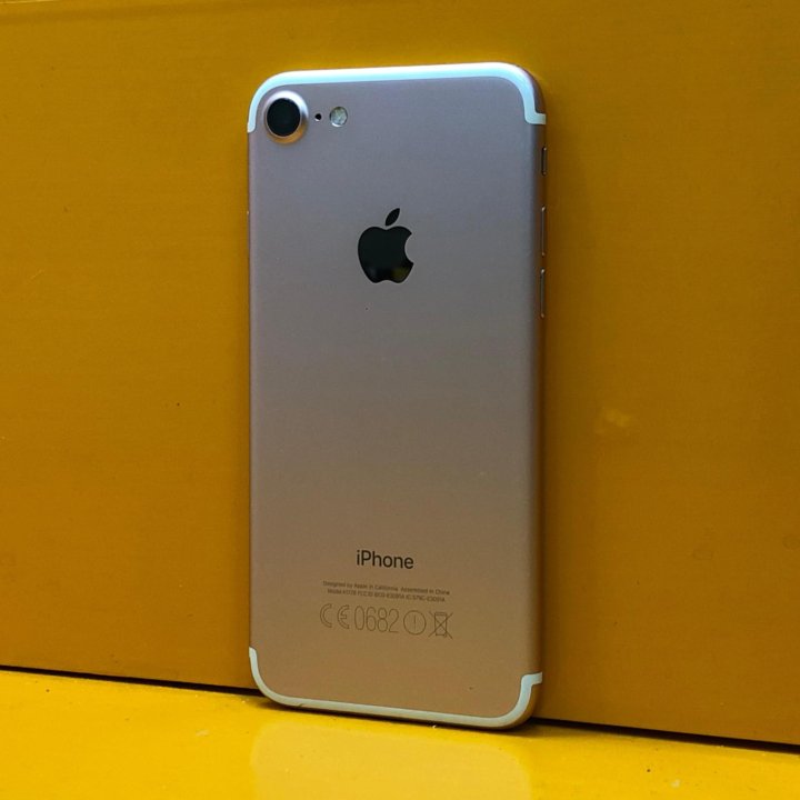 Смартфон Apple iPhone 7 32GB