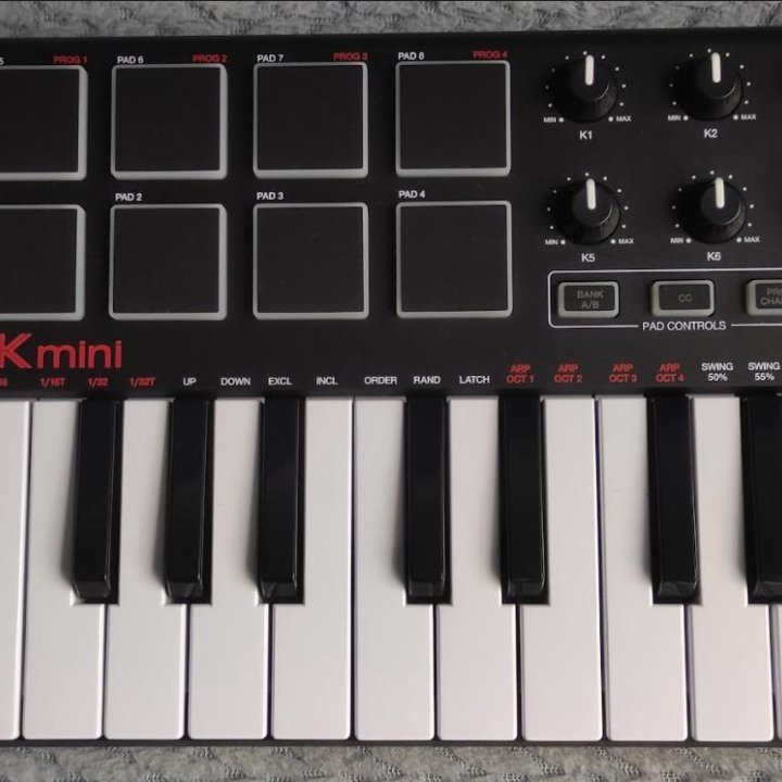 Продаю миди-клавиатуру Akai mpk mini