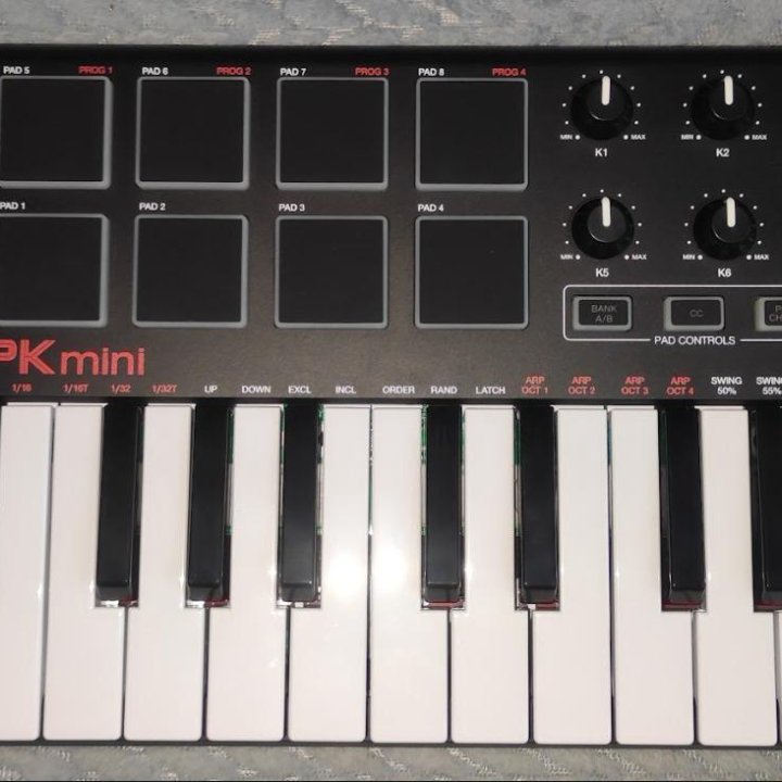 Продаю миди-клавиатуру Akai mpk mini