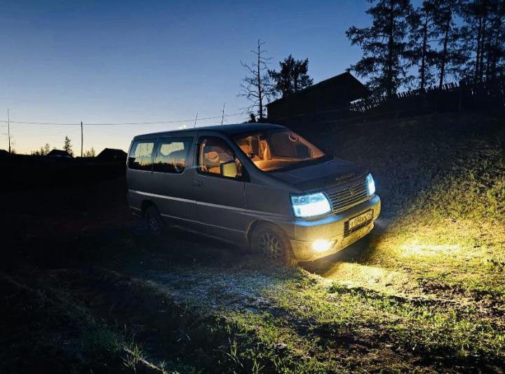 Nissan Elgrand, 1997