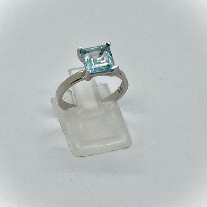  Кольцо золотое