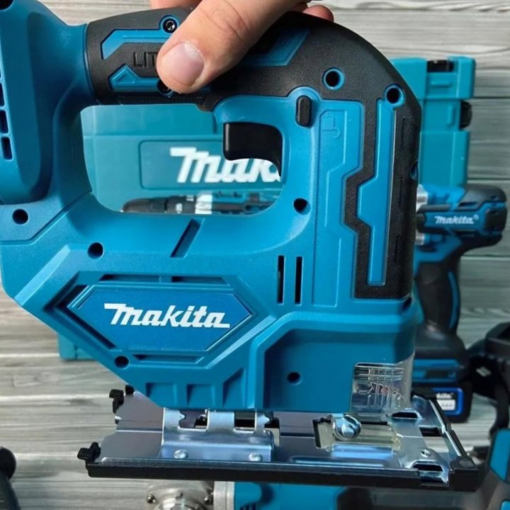 Набор аккумуляторных инструментов 4в1 Makita