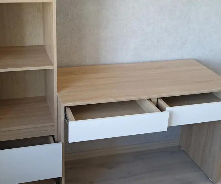 Письменный стол