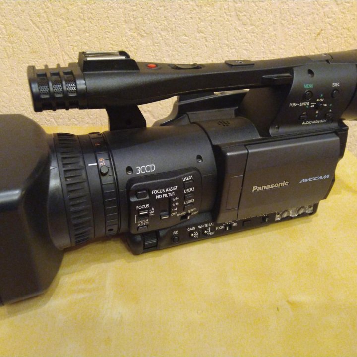 Видеокамера Panasonic AG-HMC154ER