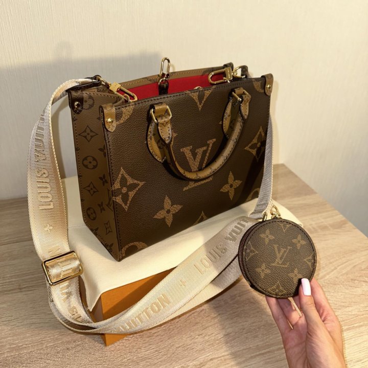 Сумка Louis Vuitton OnTheGo PM