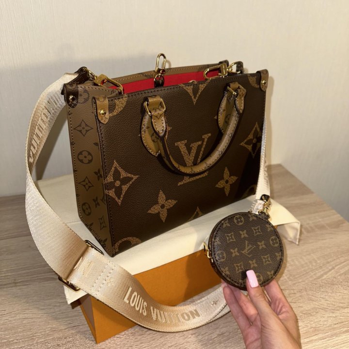 Сумка Louis Vuitton OnTheGo PM