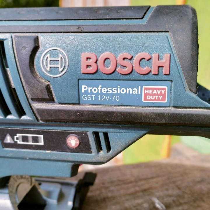 Аккумуляторный лобзик Bosch GST 12V-70