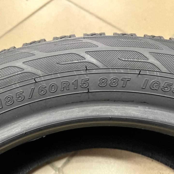 Yokohama Ice Guard Stud IG55 185/60 R15 88T