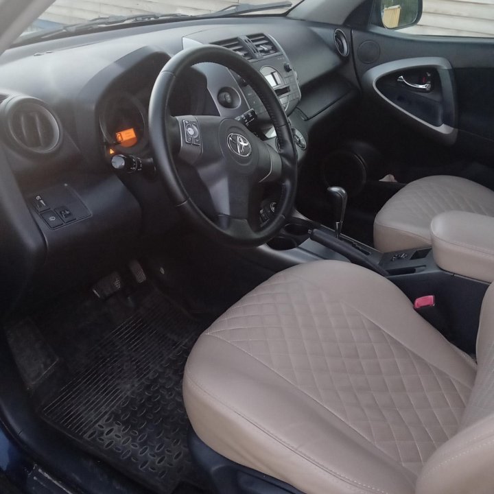 Toyota RAV4, 2008