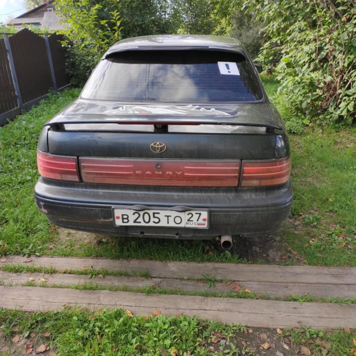 Toyota Camry, 1990