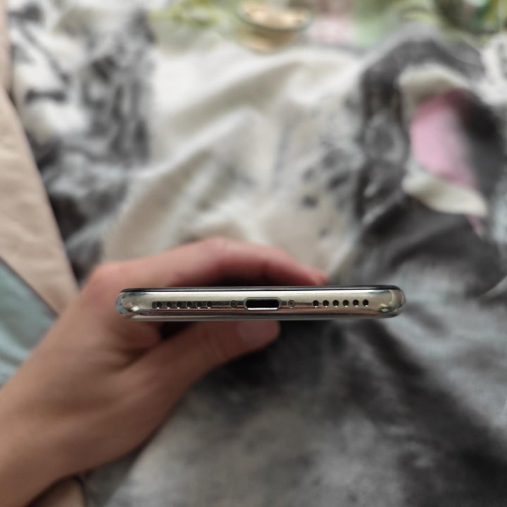 Iphone X (Айфон 10)