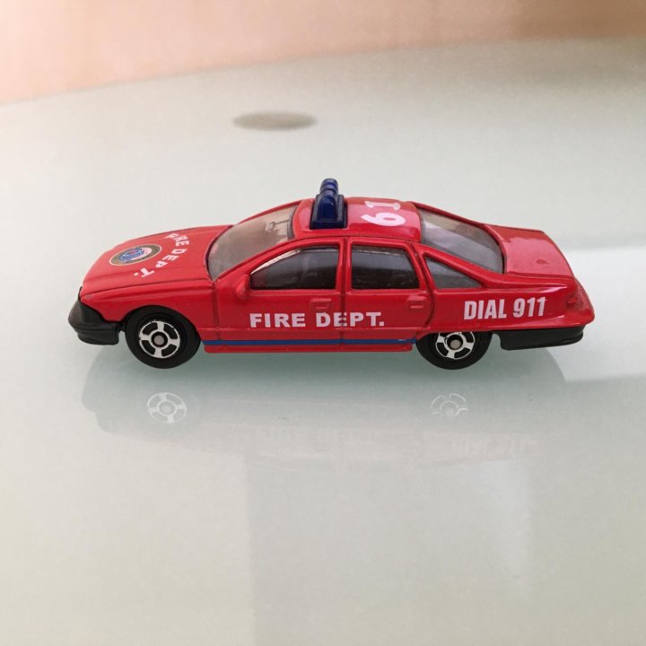 Модель авто Welly Chevrolet Caprice Fire Dept