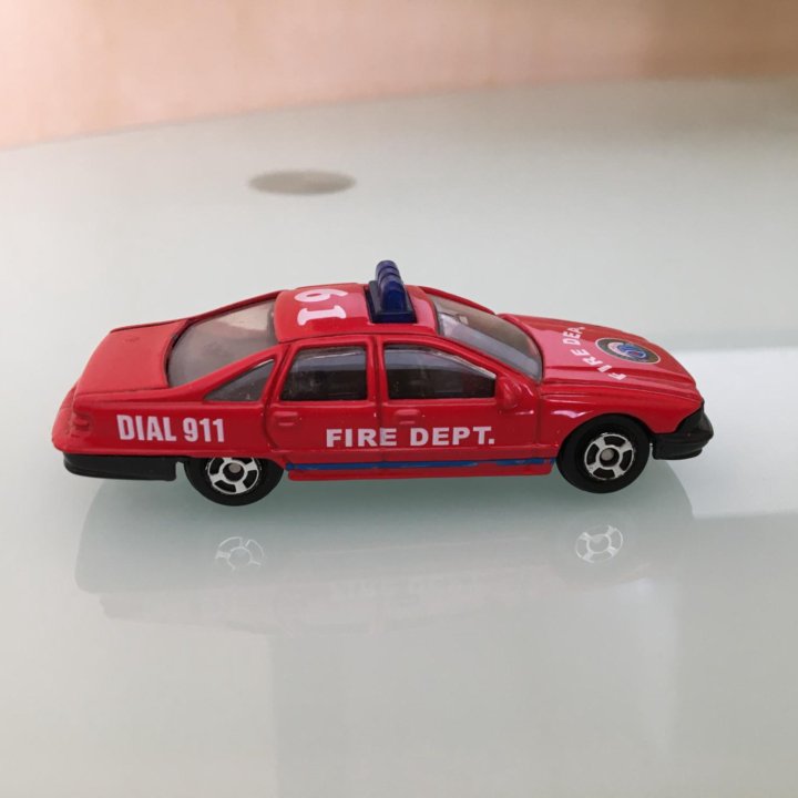 Модель авто Welly Chevrolet Caprice Fire Dept