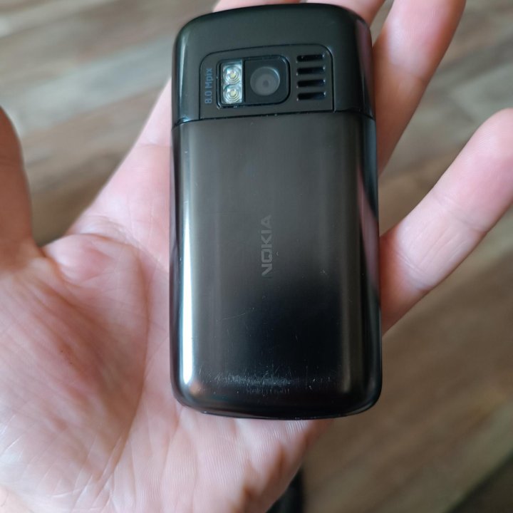 Nokia C6-01