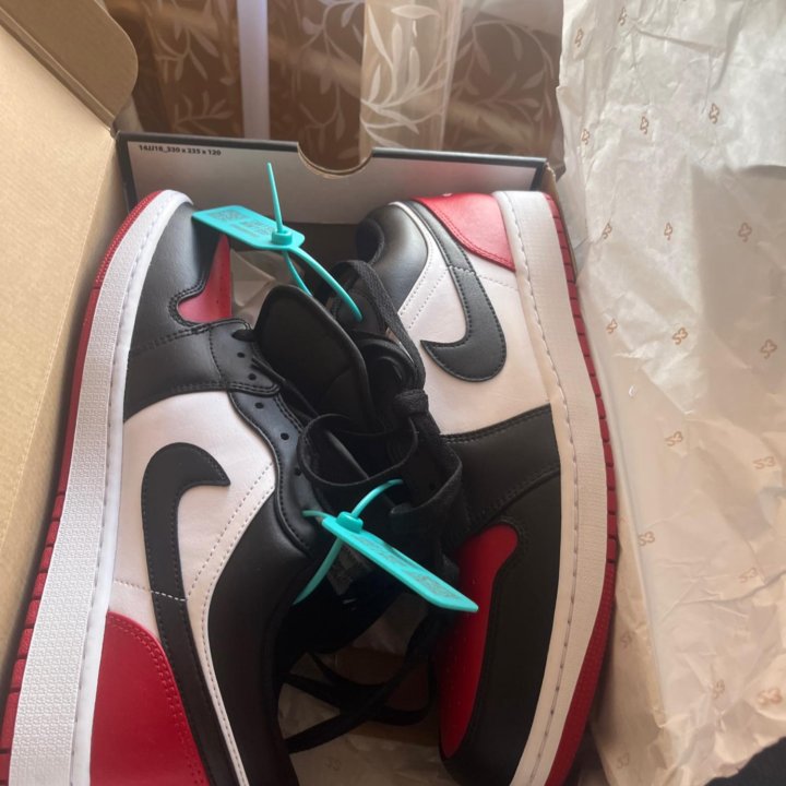 Nike air Jordan 1 low Bred Toe