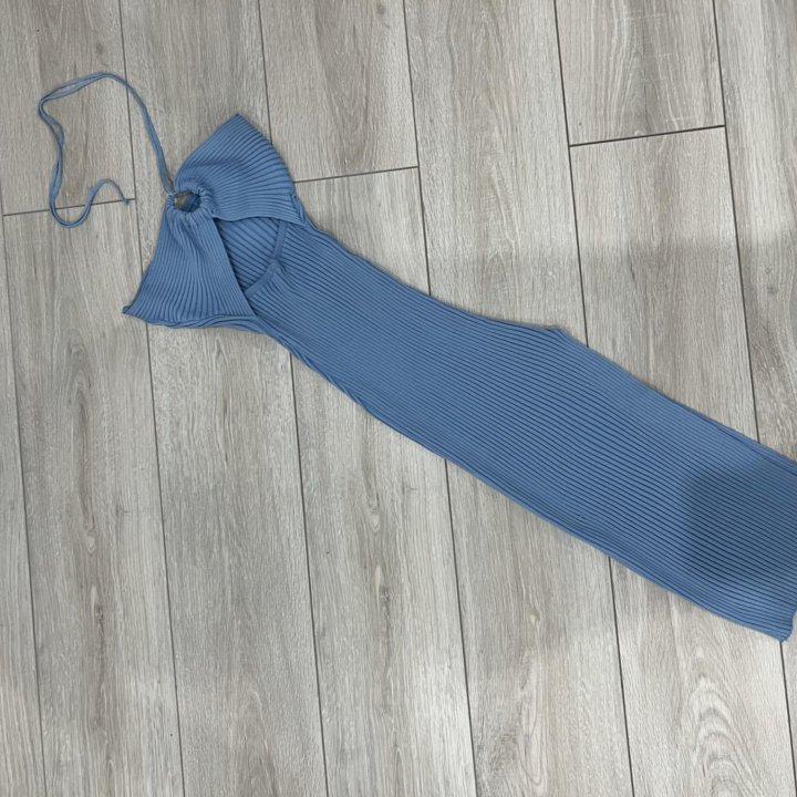 Платье вязаное