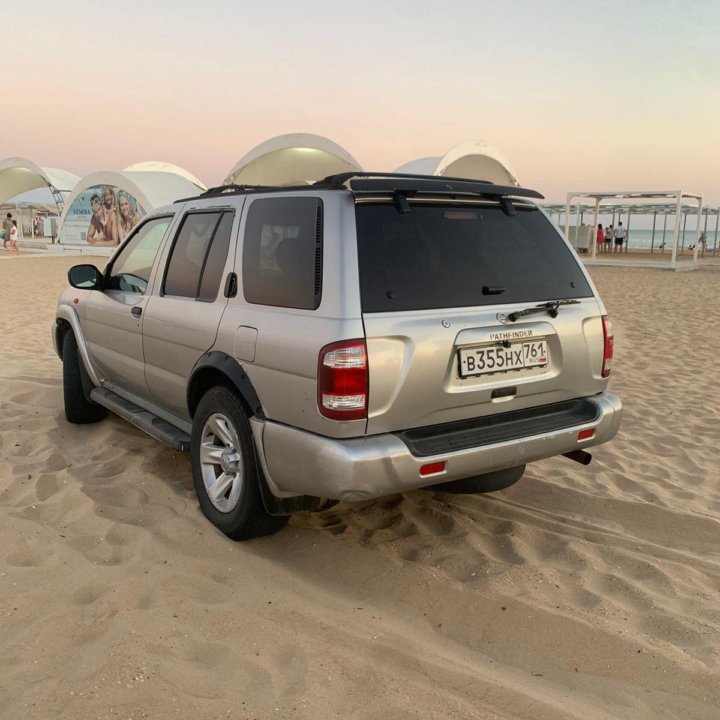 Nissan Pathfinder, 2002