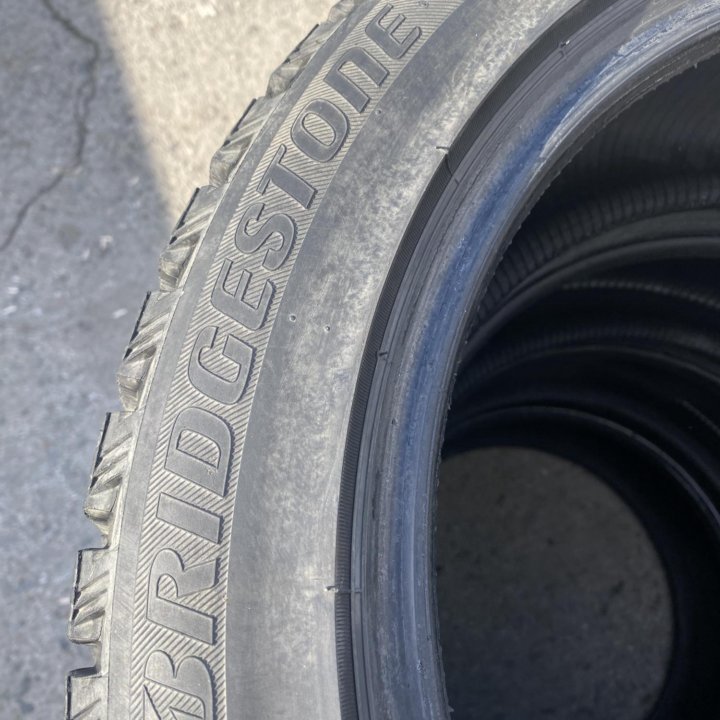 215/50/17 Bridgestone зима