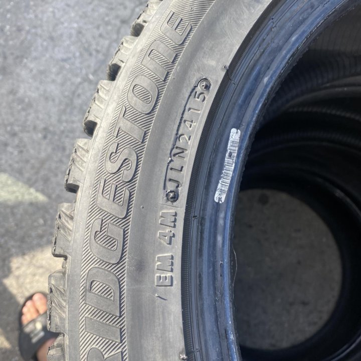 215/50/17 Bridgestone зима