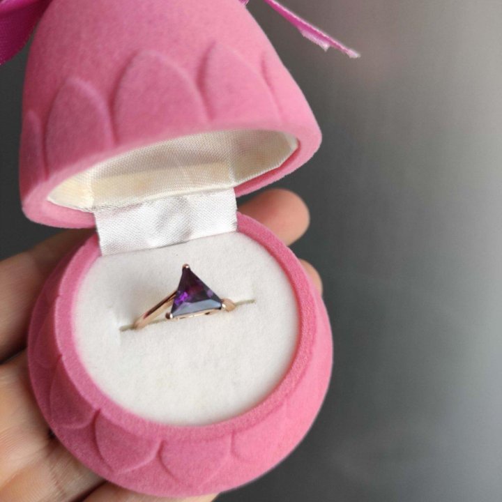 Золотое кольцо 585