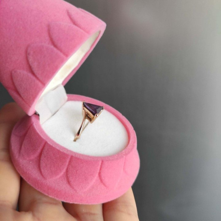 Золотое кольцо 585