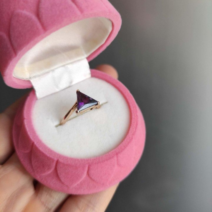 Золотое кольцо 585