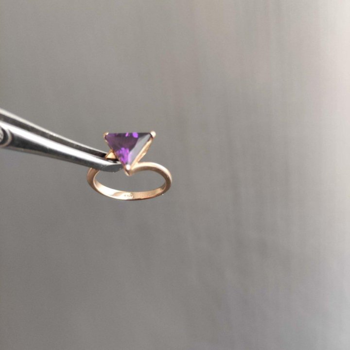 Золотое кольцо 585