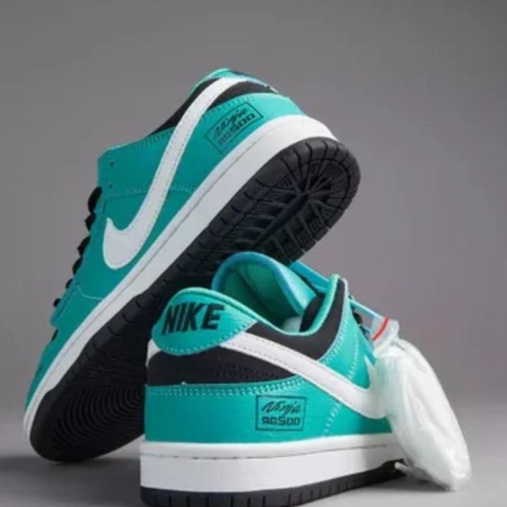 Кроссовки Nike SB Dunk Tiffany