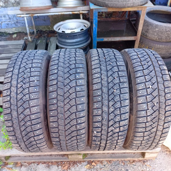 205/65 R15 Viatti Brina Nordico