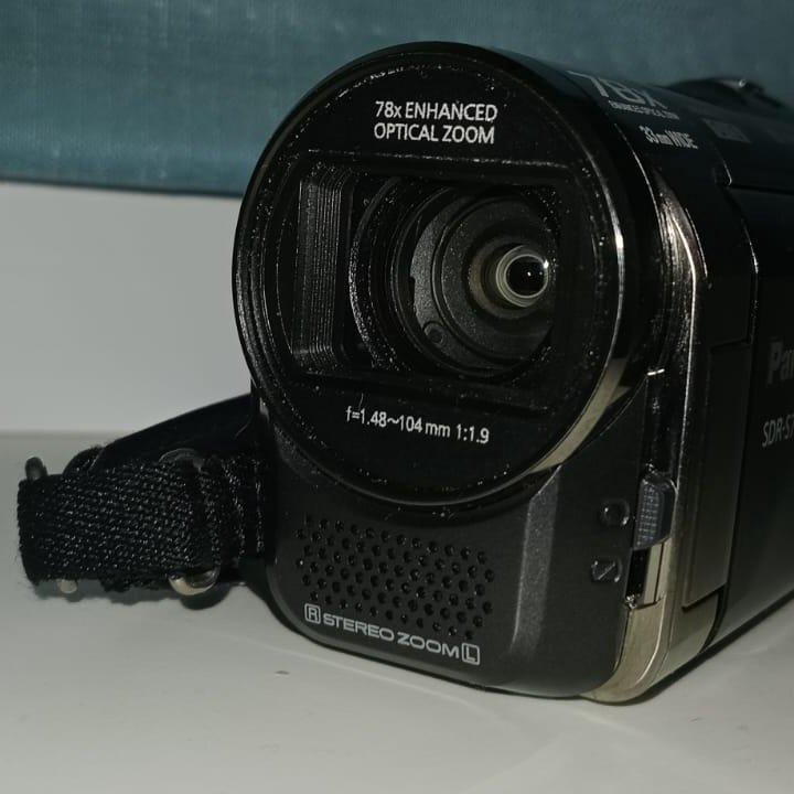 Видеокамера Panasonic SDR-S70EE