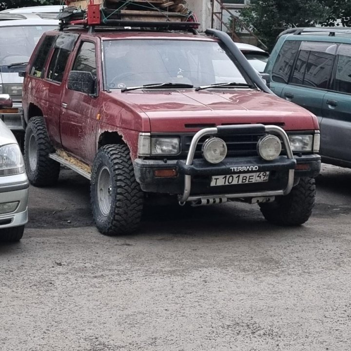 Nissan Terrano, 1990