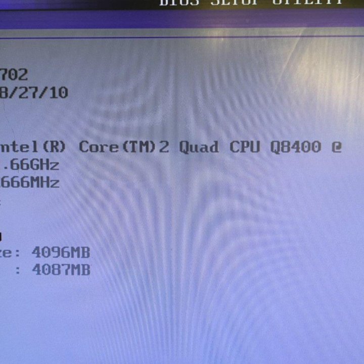 Intel Quad Q8400 2.66Ghz / 4GB DDR2