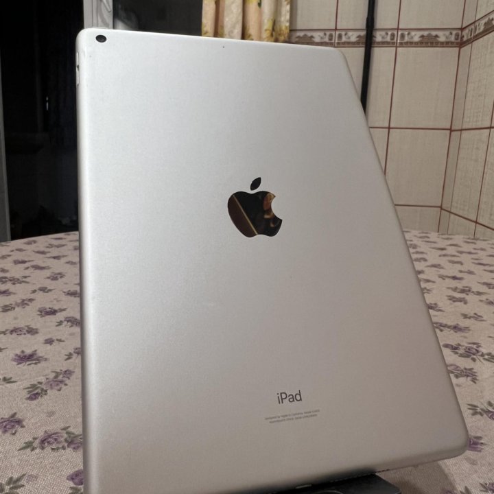 Планшет Apple iPad 10.2 2021 256GB Wi-Fi Silver