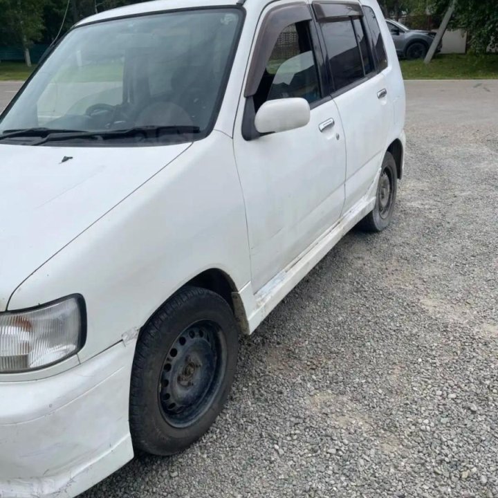 Nissan Cube, 1999